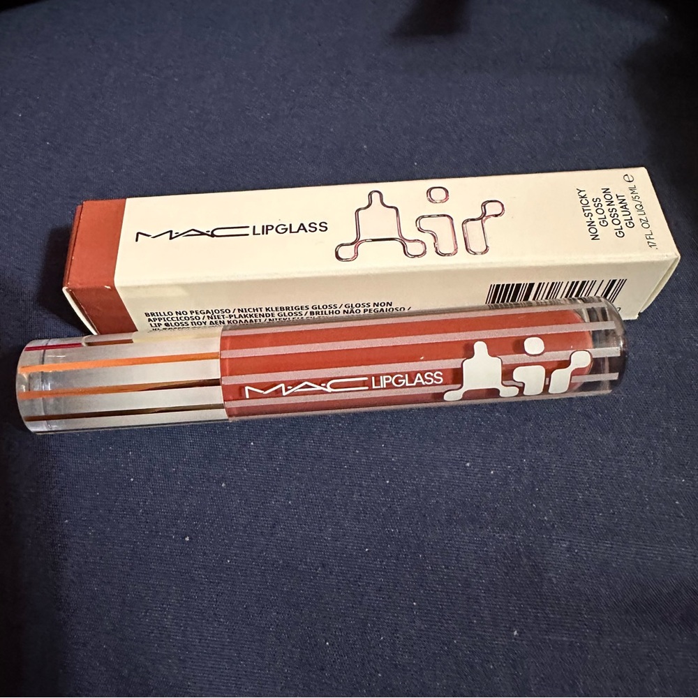 MAC Cosmetics Lipglass Air - Casual